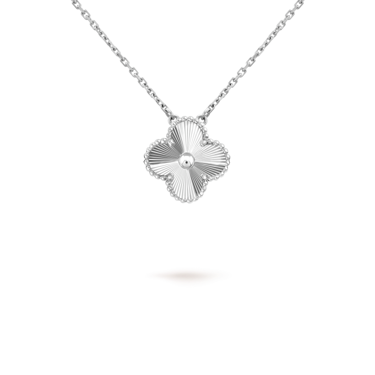 [Riva Jewelry ]CLOVER 15MM LASER NECKLACE SILVER