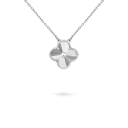 [Riva Jewelry ]CLOVER 15MM LASER NECKLACE SILVER