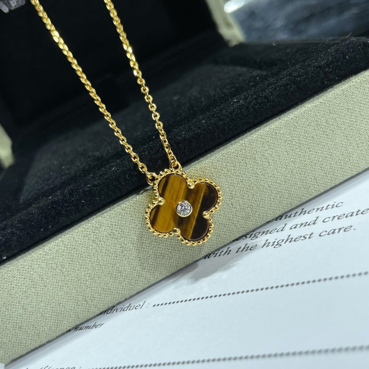 [Riva Jewelry ]CLOVER 15MM DIAMOND AND YELLOW TIGER'S EYE AGATE necklace