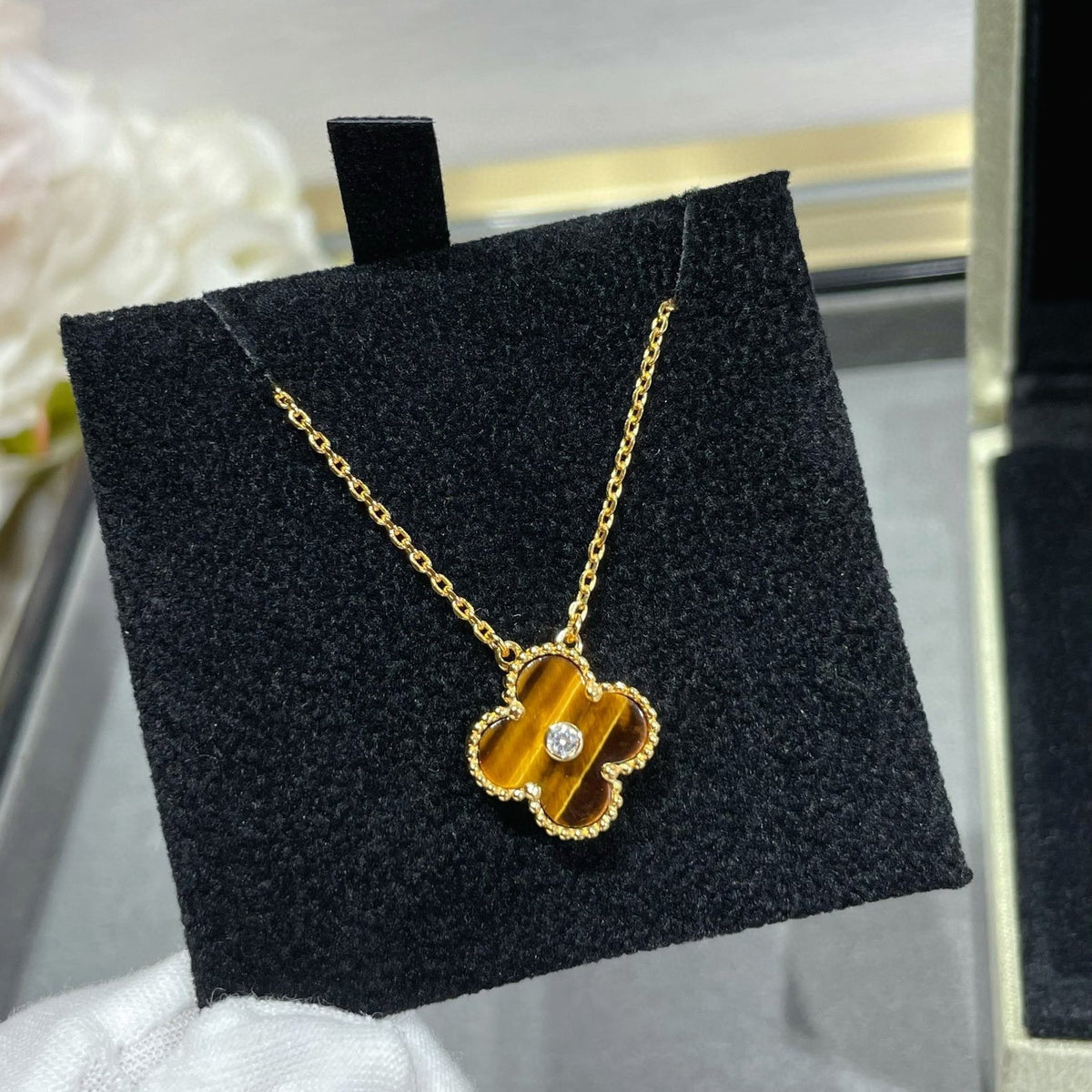 [Riva Jewelry ]CLOVER 15MM DIAMOND AND YELLOW TIGER'S EYE AGATE necklace