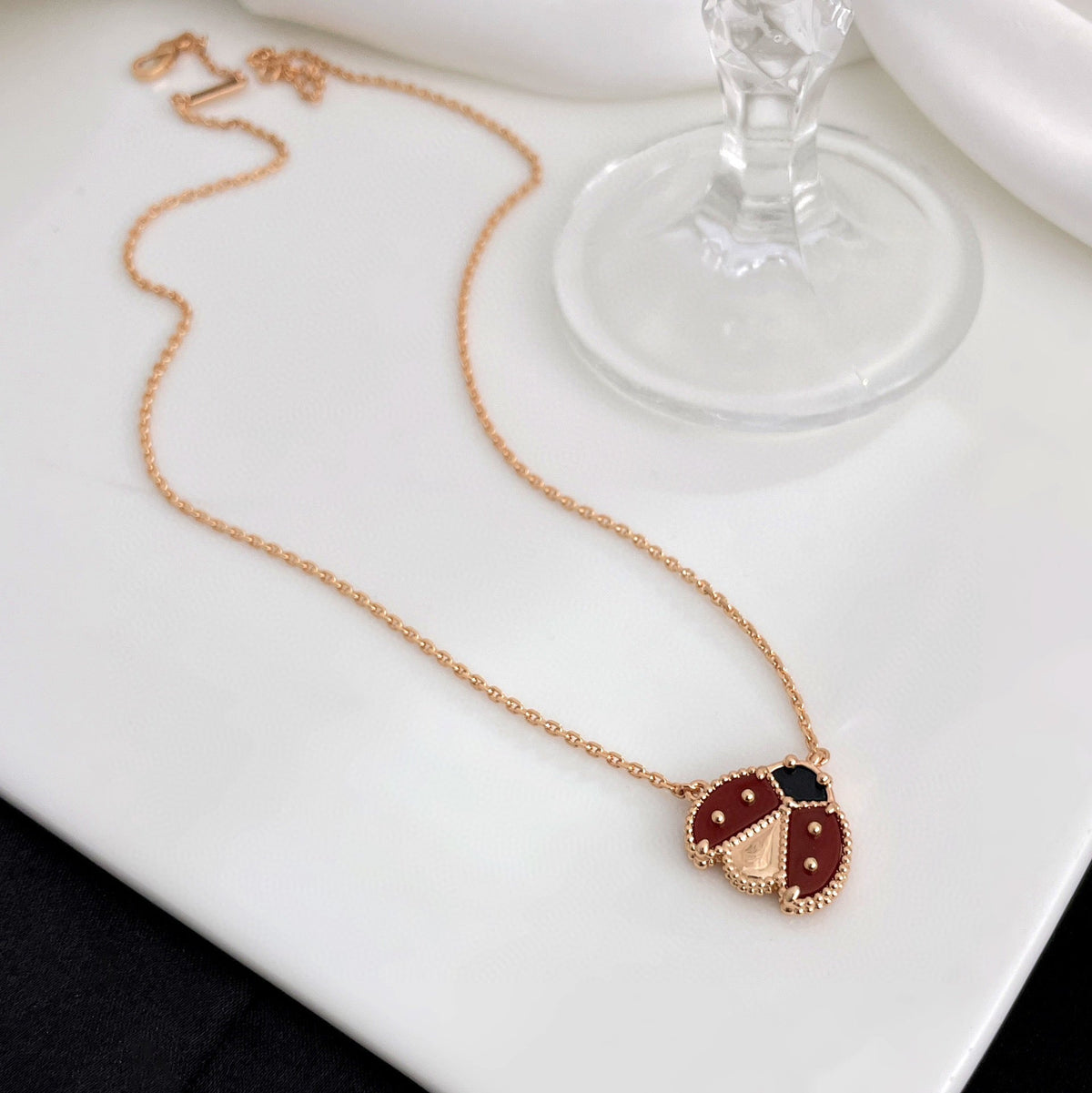 [Riva Jewelry ]LUCKY  CARNELIANS LADYBUG NECKLACE