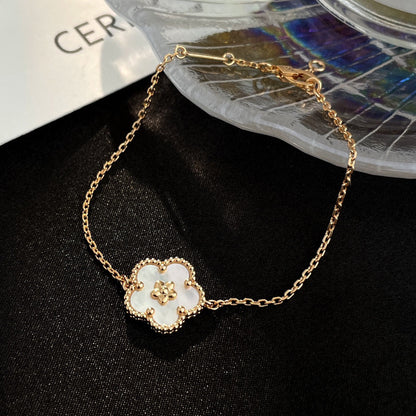 [Riva Jewelry ]LUCKY WHITE MOP PLUM BLOSSOM  BRACELET