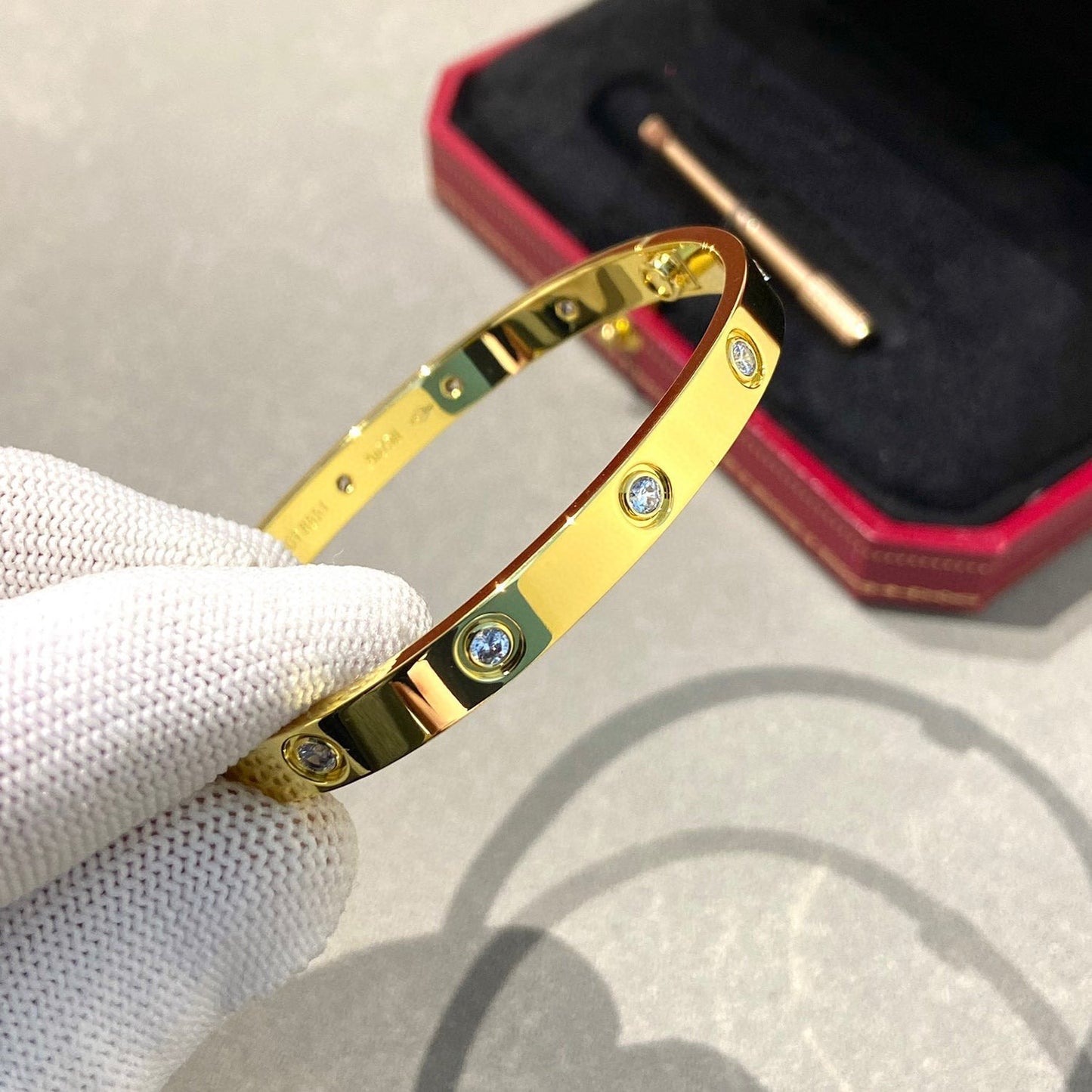 [Riva Jewelry]クラシック 6.1MM ラブバングル - 10ダイヤモンド