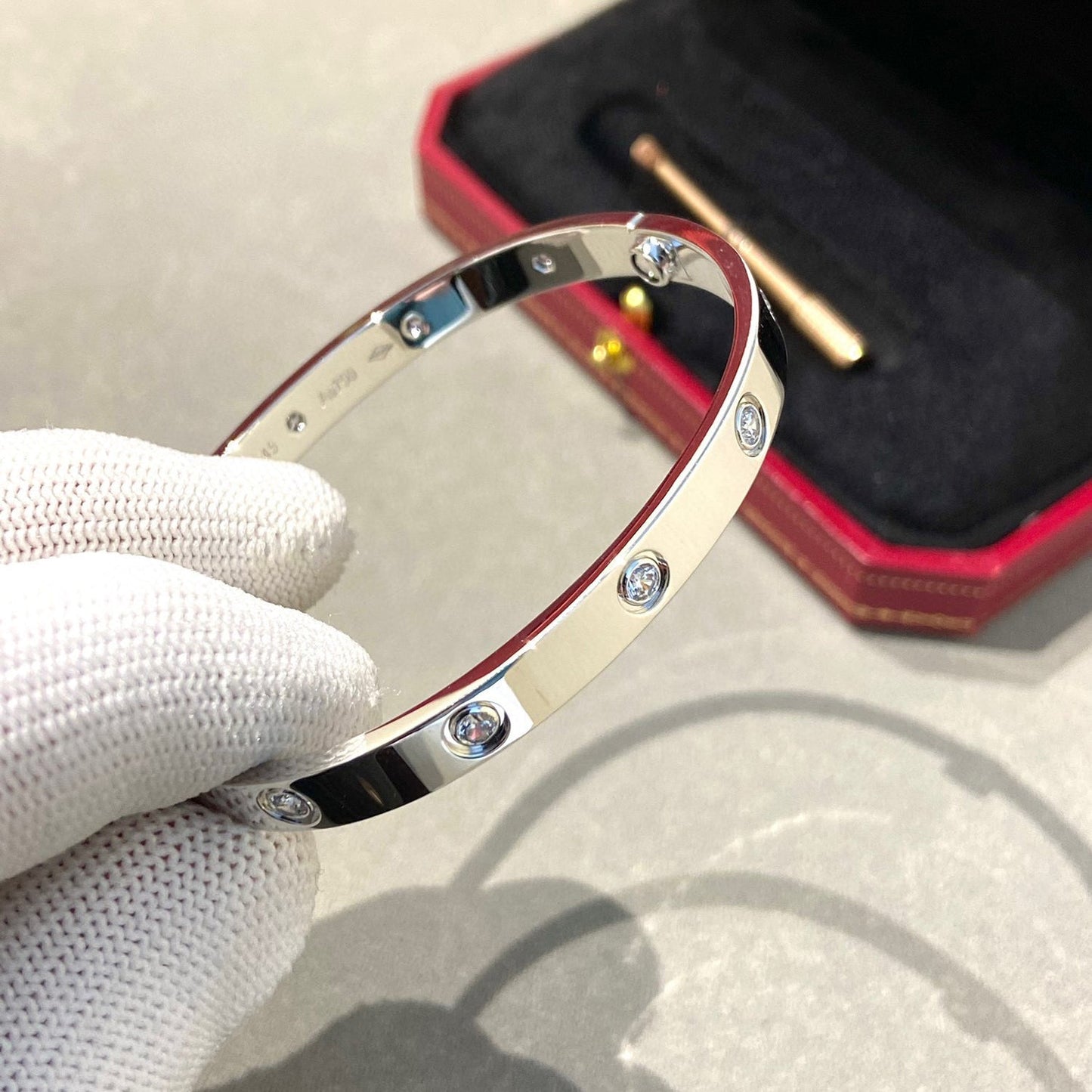 [Riva Jewelry]クラシック 6.1MM ラブバングル - 10ダイヤモンド