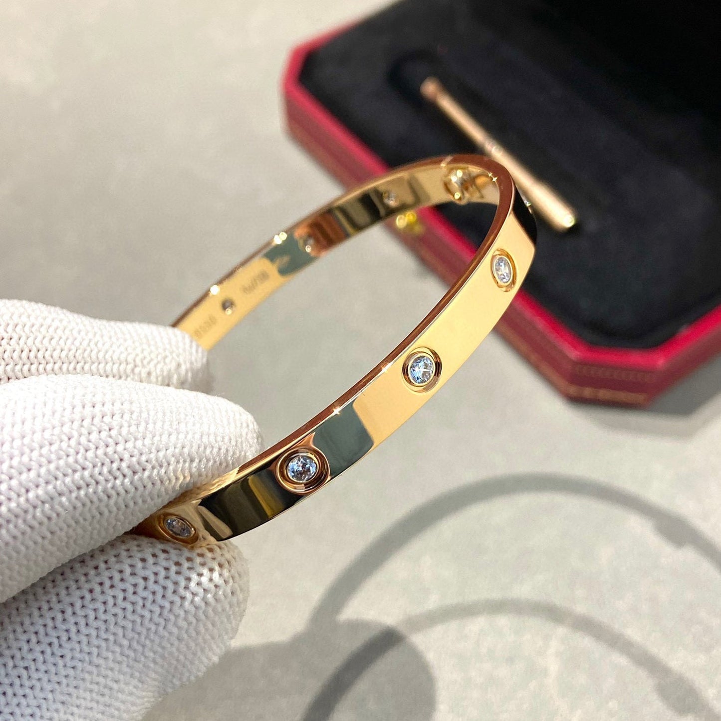 [Riva Jewelry]クラシック 6.1MM ラブバングル - 10ダイヤモンド