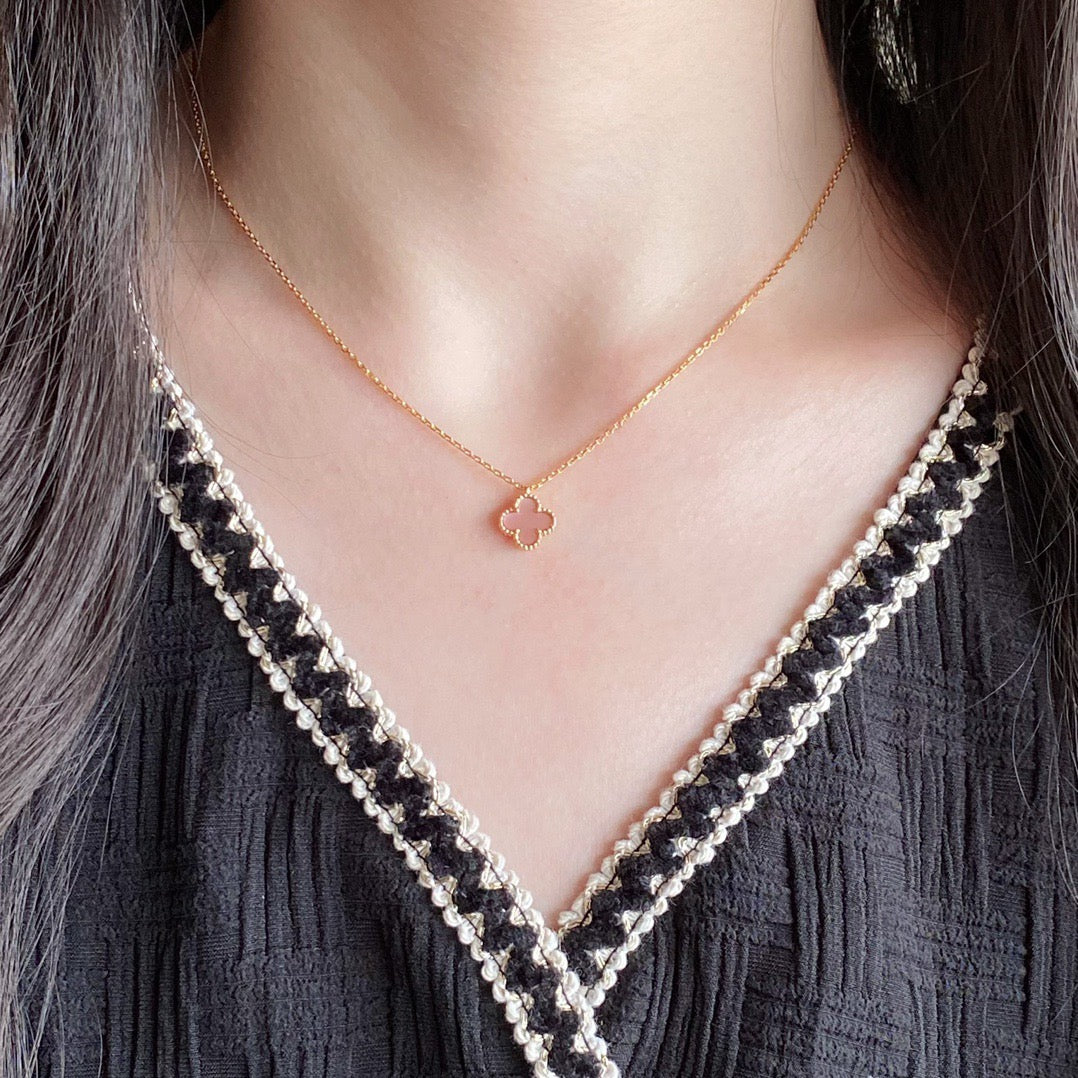 [Riva Jewelry ]CLOVER 9.5MM PINK MOTHER OF PEARL SINGLE FLOWER NECKLACE