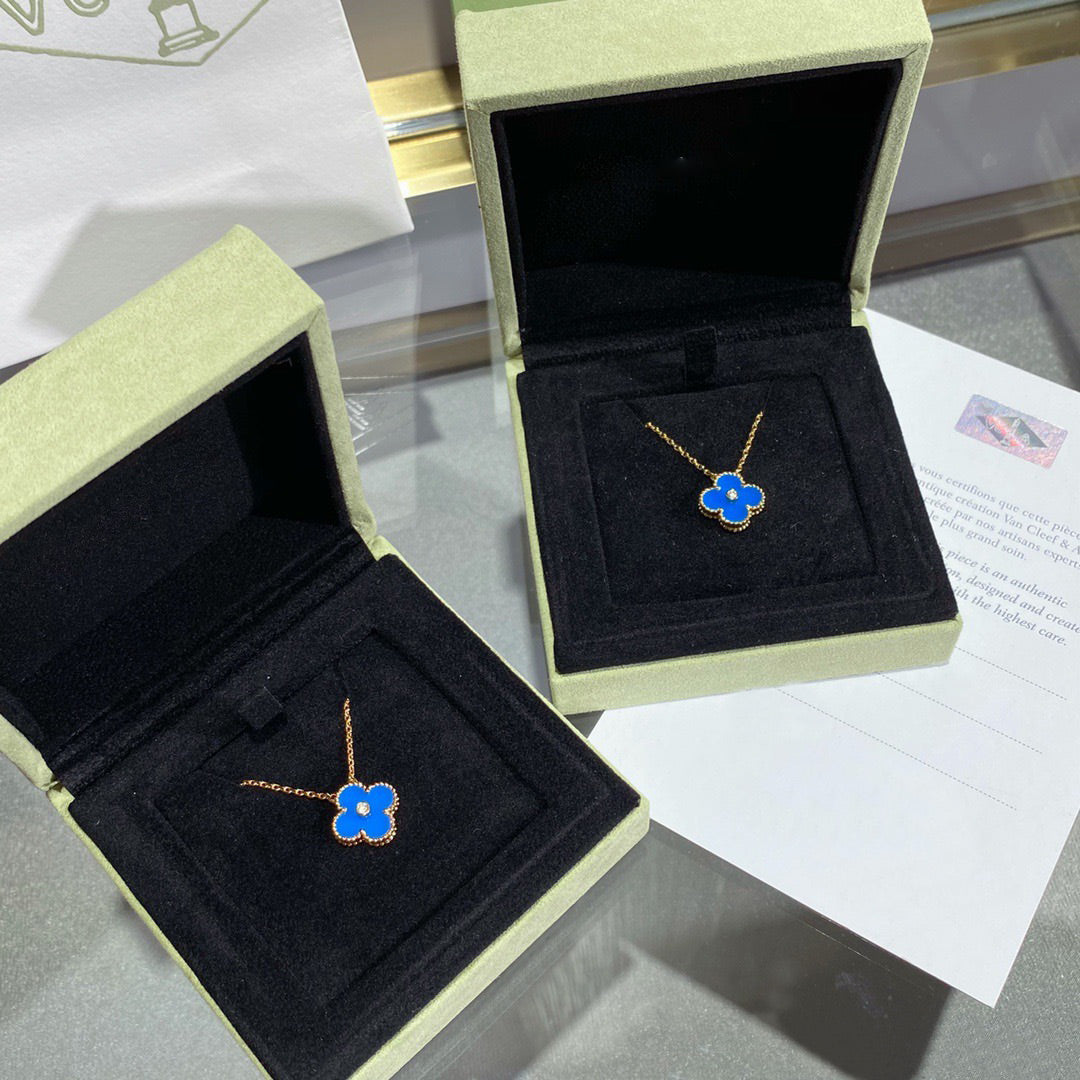 [Riva Jewelry ]CLOVER 15MM DIAMOND AND BLUE AGATE NECKLACE