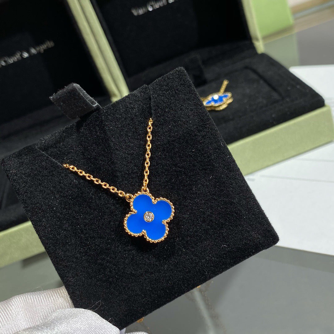 [Riva Jewelry ]CLOVER 15MM DIAMOND AND BLUE AGATE NECKLACE