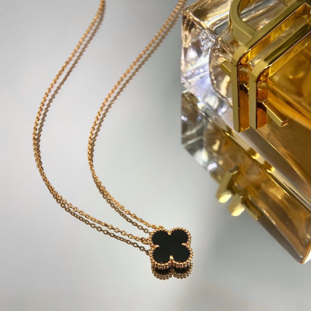 [Riva Jewelry ]CLOVER 15MM BLACK ONYX SINGLE FLOWER NECKLACE