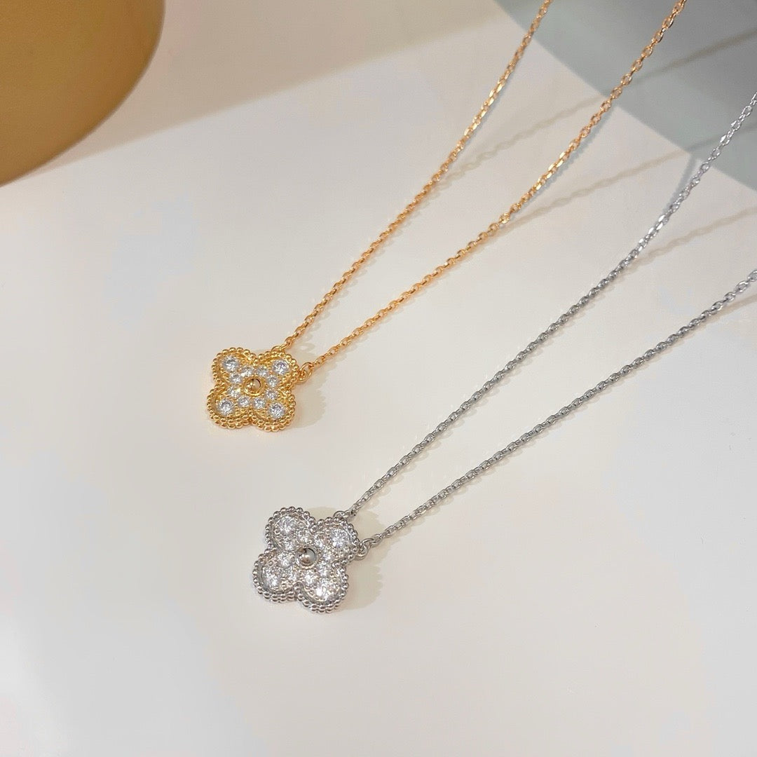 [Riva Jewelry ]CLOVER 15MM DIAMOND SINGLE FLOWER NECKLACE