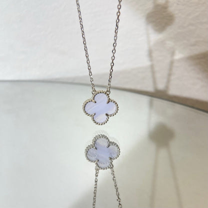 [Riva Jewelry ]CLOVER 15MM BLUE CHALCEDONY NECKLACE SILVER