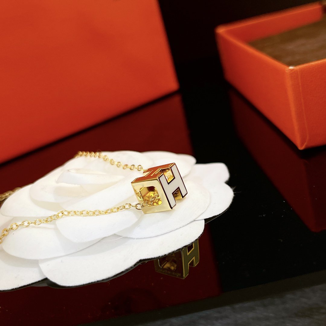 [Riva Jewelry ]H WHITE SQUARE GOLD NECKLACE