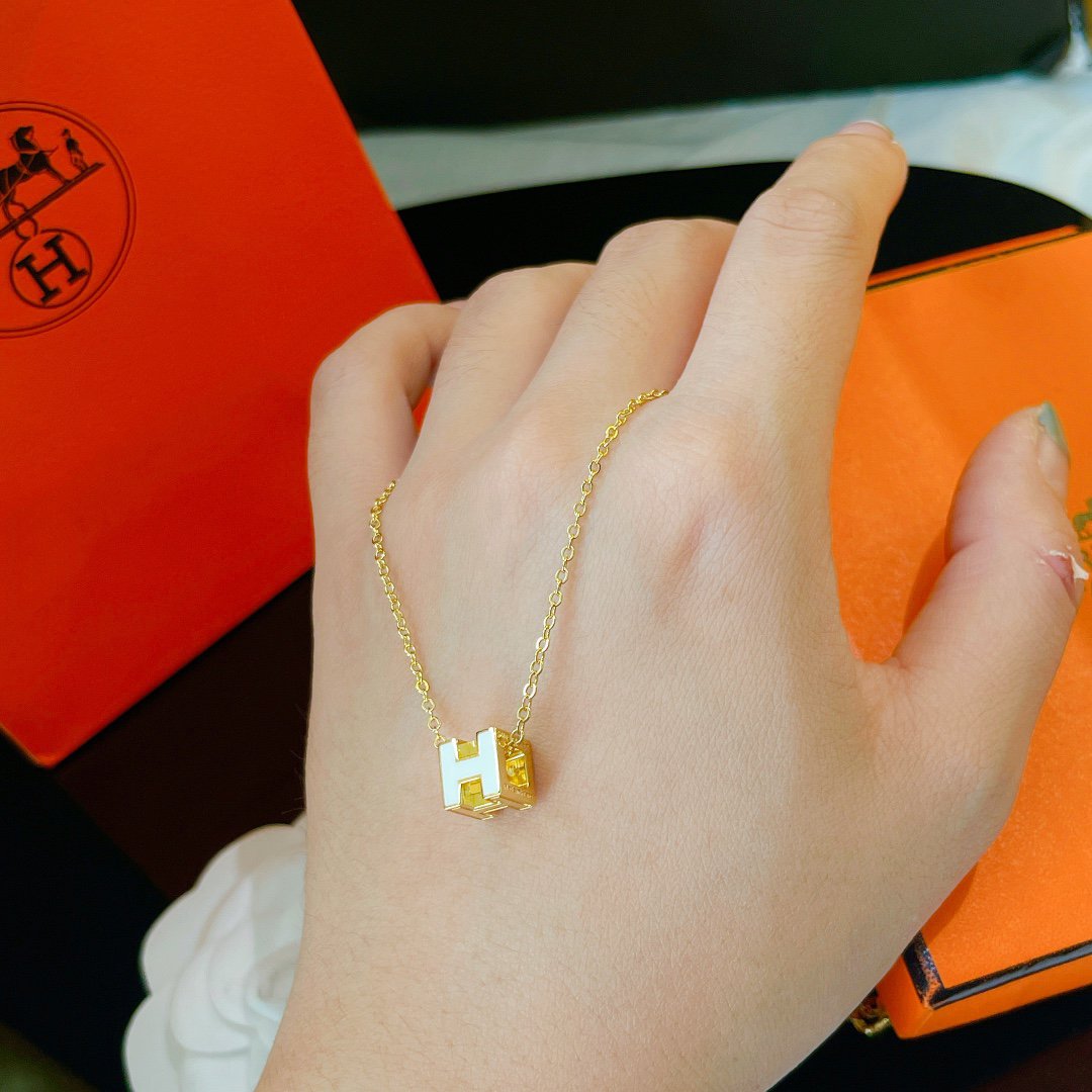 [Riva Jewelry]H WHITE SQUARE GOLD NECKLACE