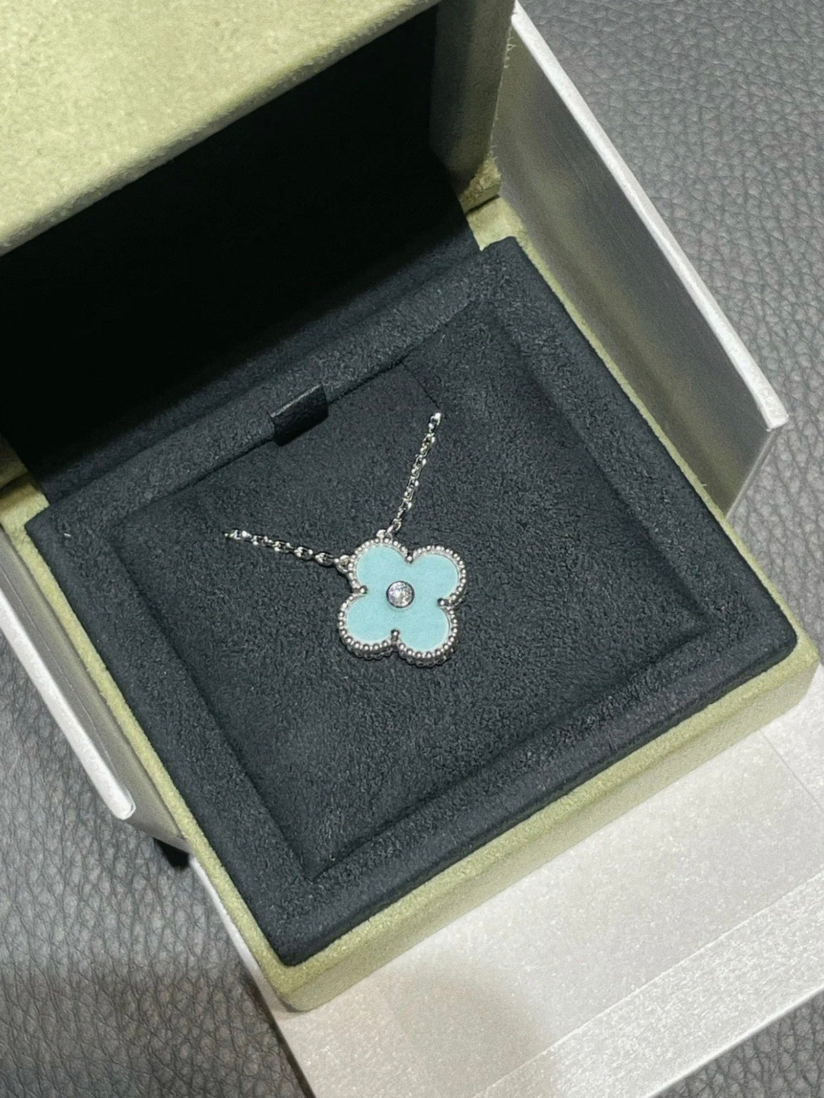 [Riva Jewelry ]CLOVER 1 DIAMOND LIGHT BLUE SILVER NECKLACE