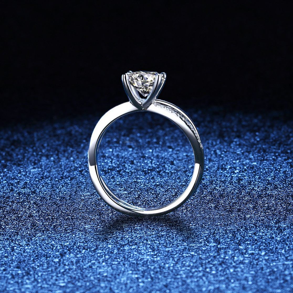 [Riva Jewelry]ELEGANTER 4-KRALLEN KREUZEND MOISSANIT-VERLOBUNGSRING