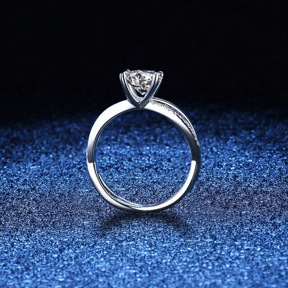 [Riva Jewelry]ELEGANTER 4-KRALLEN KREUZEND MOISSANIT-VERLOBUNGSRING