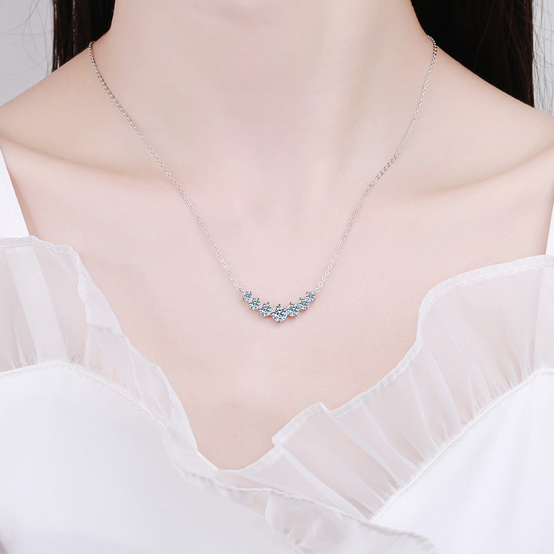[Riva Jewelry]ミニマリストカーブスマイルモアッサナイトネックレス
