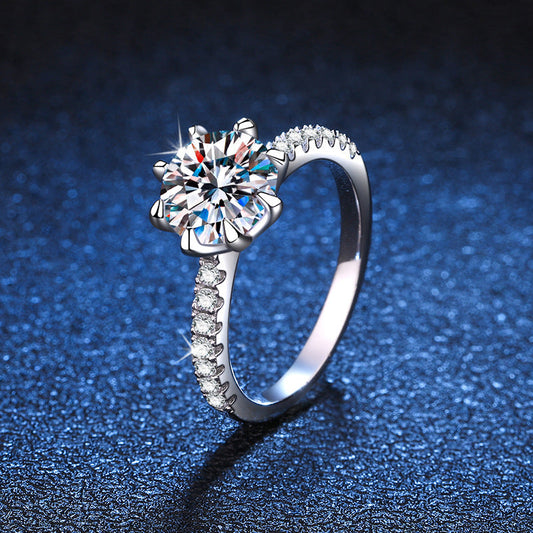[Riva Jewelry]Kühner Moissanit-Verlobungsring mit Tigerkralle