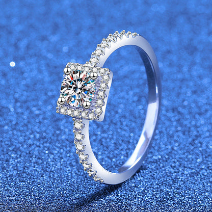 [Riva Jewelry]ZIERLICHER ZUCKERWÜRFEL-MOISSANIT-RING