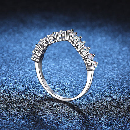 [Riva Jewelry]ELEGANTER V-FÖRMIGER CHEVRON-MOISSANIT-RING