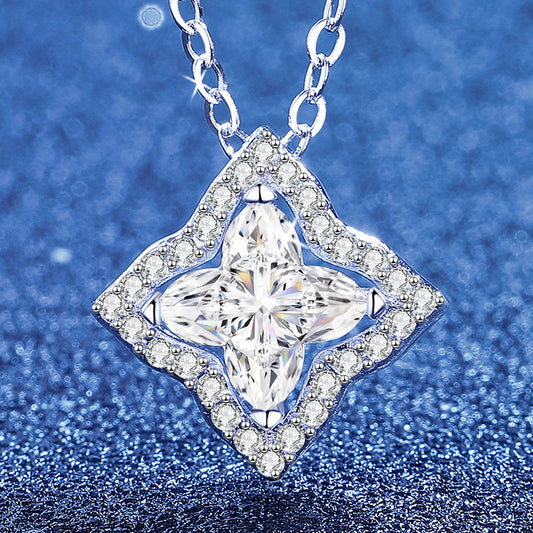 [Riva Jewelry]スタークローバーモアッサナイトネックレス