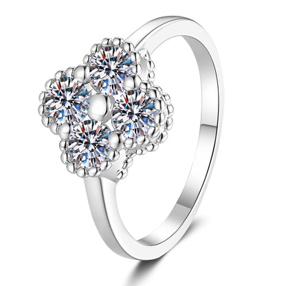 [Riva Jewelry]エレガントな四つ葉のクローバーモアッサナイトリング