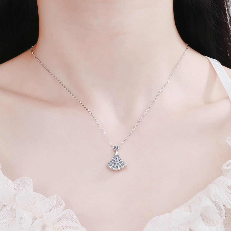 [Riva Jewelry]エレガントな扇形モアッサナイトペンダントネックレス