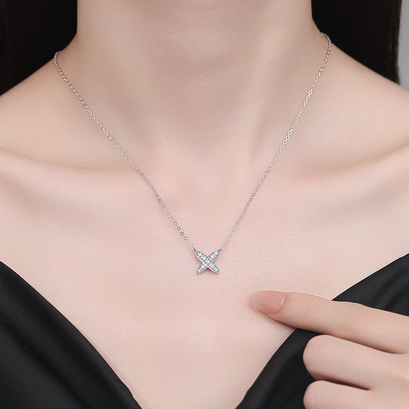 [Riva Jewelry]モダンXシェイプ パヴェモアッサナイトネックレス