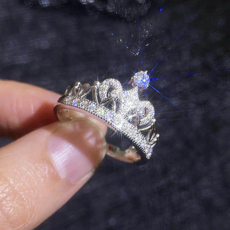 [Riva Jewelry]DREAMY CROWN MOISSANITE RING - 1.2カラット エレガントプリンセススタイル