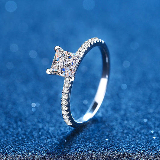[Riva Jewelry]ELEGANTER MOISSANIT-VERLOBUNGSRING IM PRINZESSINNENSCHLIFF