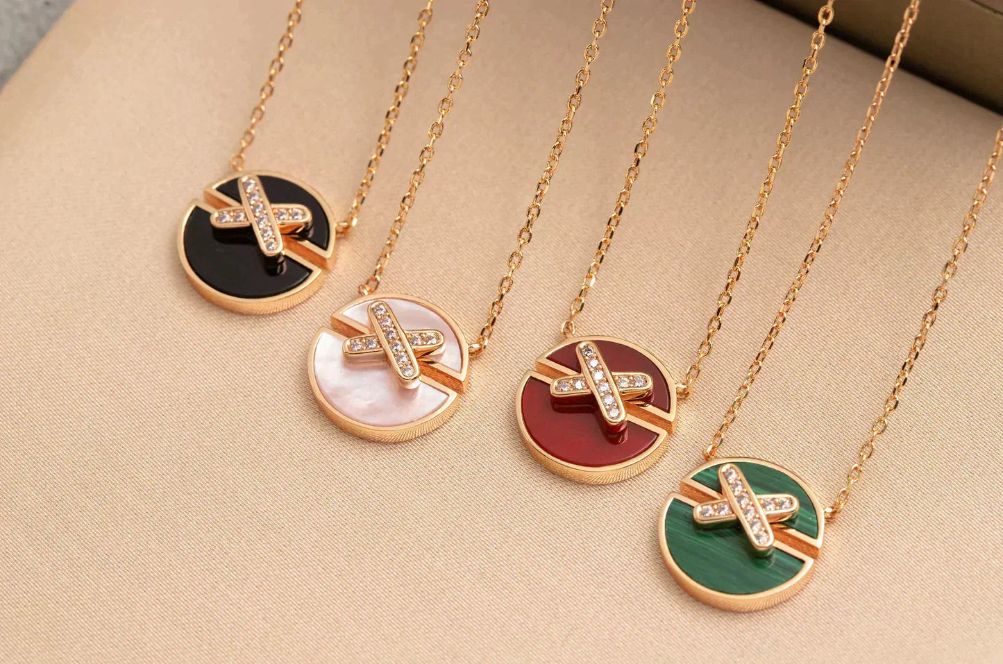 [Riva Jewelry]JEUX DE ROSE GOLD DIAMOND HALSKETTE