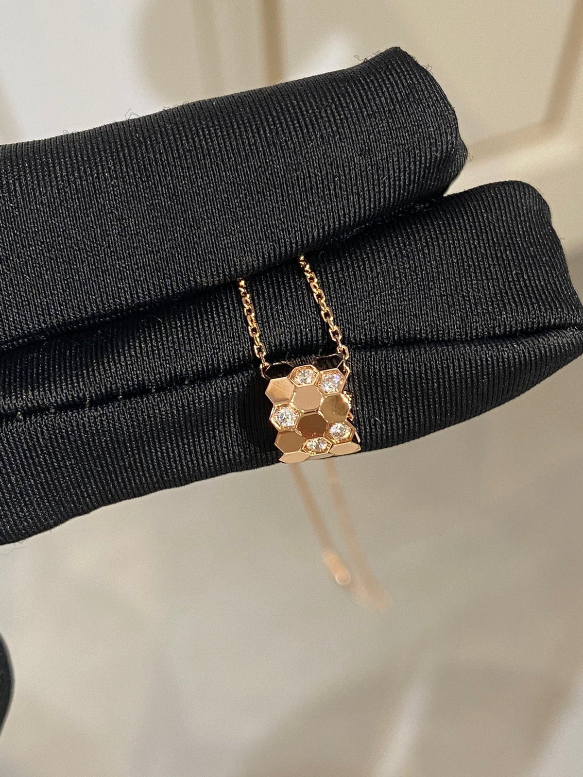 [Riva Jewelry ]BEE LOVE DIAMOND NECKLACE
