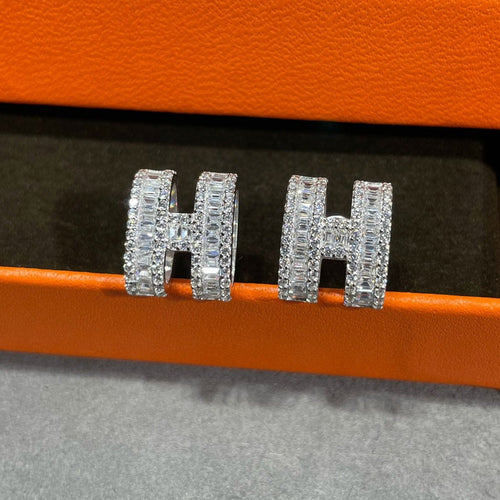 [Riva Jewelry ]H STUD EARRINGS WITH SILVER DIAMONDS