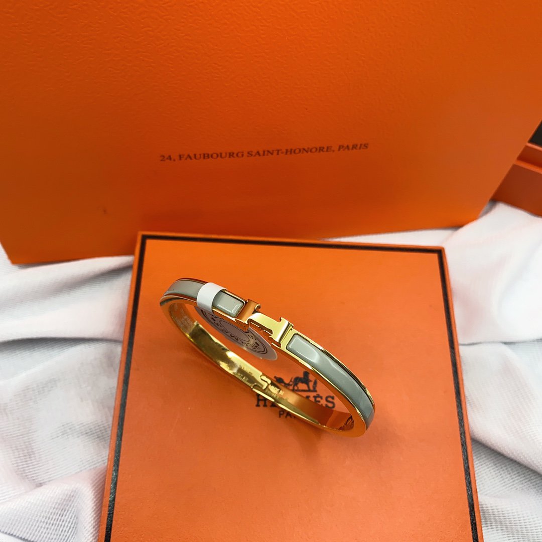 [Riva Jewelry ]CLASSIC HM CLIC GREEN 8MM ENAMEL BRACELET