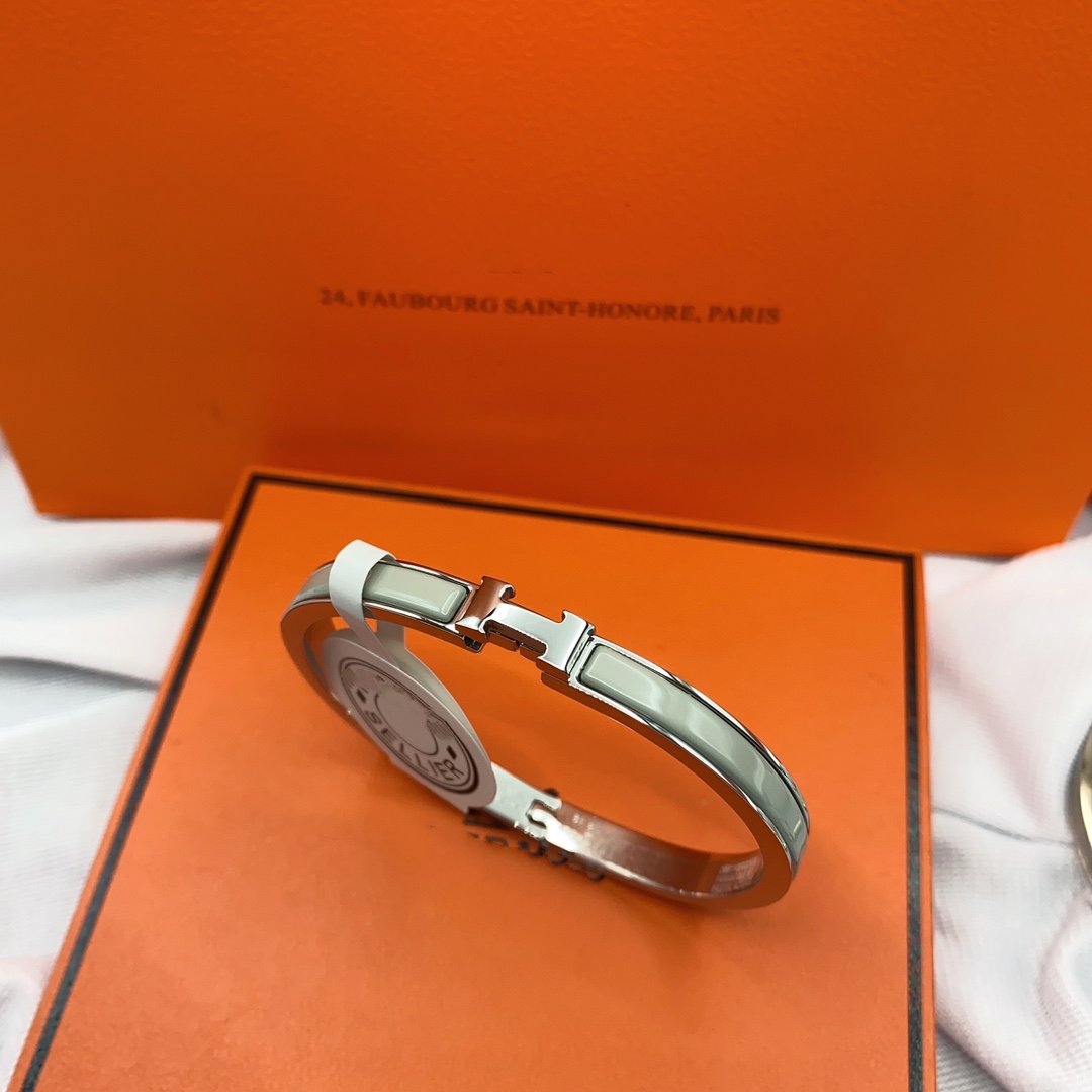[Riva Jewelry ]CLASSIC HM CLIC GREEN 8MM ENAMEL BRACELET
