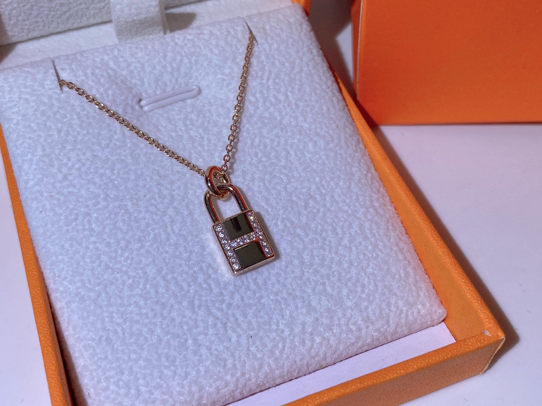 [Riva Jewelry ]HM ADVANCED NICHE LOCK HEAD NECKLACE DIAMONDS