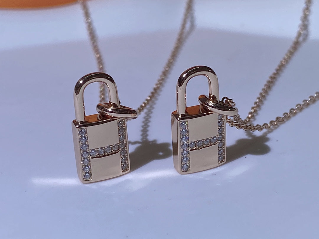 [Riva Jewelry ]HM ADVANCED NICHE LOCK HEAD NECKLACE DIAMONDS