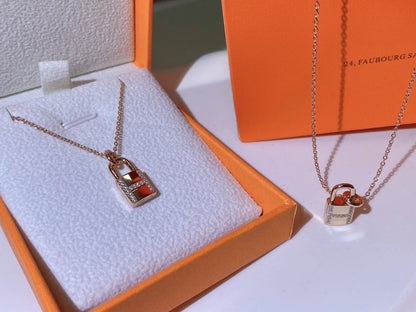 [Riva Jewelry ]HM ADVANCED NICHE LOCK HEAD NECKLACE DIAMONDS