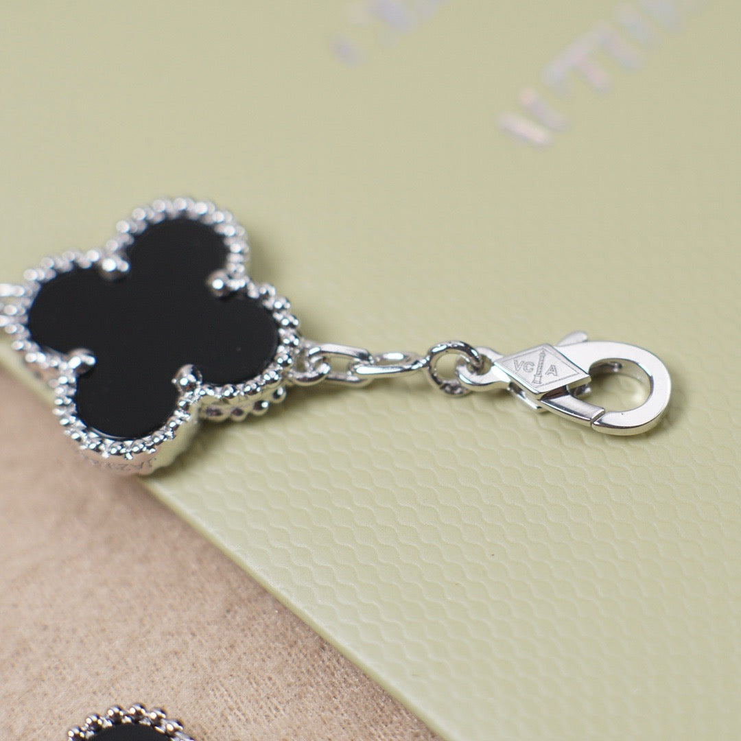 [Riva Schmuck]Glückskleeblatt-Armband mit 5 Motiven - SCHWARZE ONYX-KOLLEKTION
