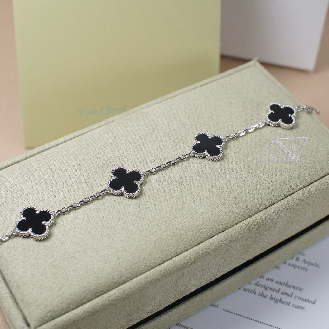 [Riva Schmuck]Glückskleeblatt-Armband mit 5 Motiven - SCHWARZE ONYX-KOLLEKTION