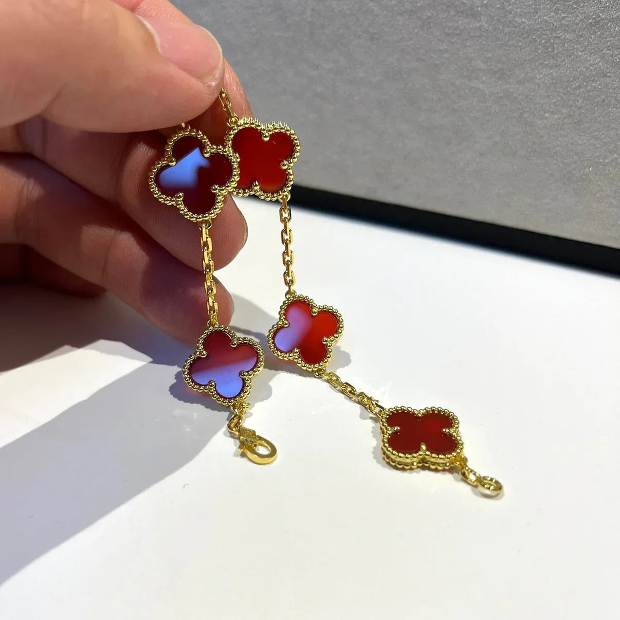 [Riva Jewelry]LUCKY CLOVER 5-MOTIV ARMBAND - RED CARNELIAN KOLLEKTION