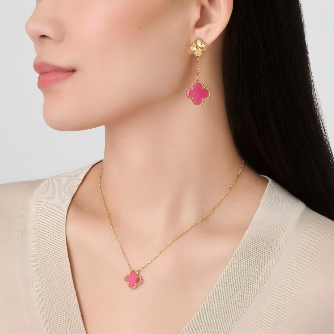 [Riva  Jewelry] NEW CLOVER 15MM PINK ENAMEL NECKLACE