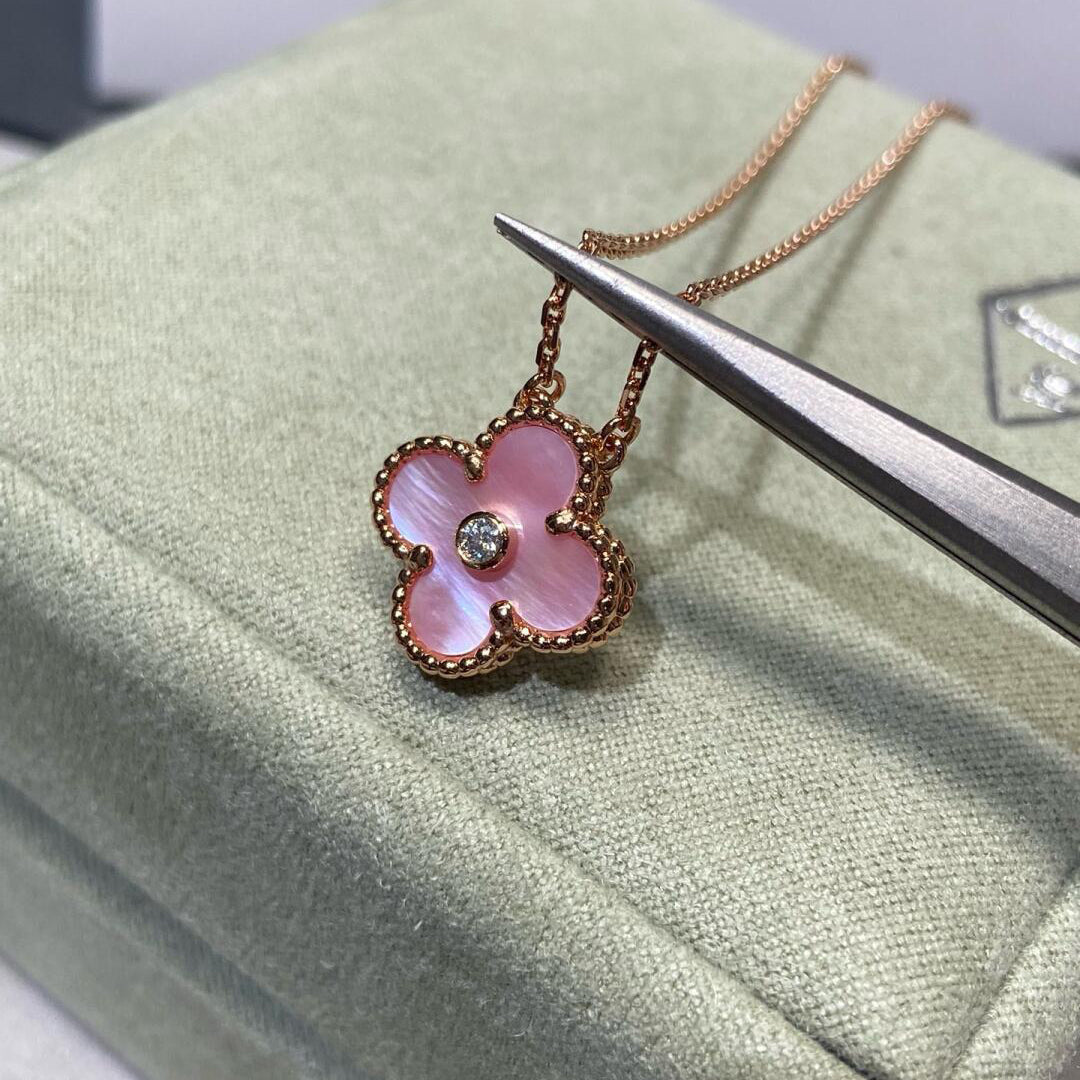 [Riva Jewelry ]CLOVER 15MM DIAMOND PINK MOP NECKLACE