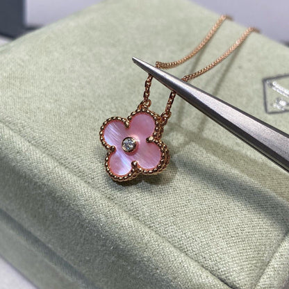 [Riva Jewelry ]CLOVER 15MM DIAMOND PINK MOP NECKLACE