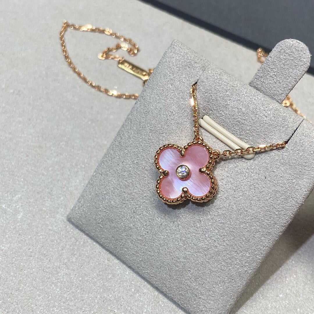 [Riva Jewelry ]CLOVER 15MM DIAMOND PINK MOP NECKLACE