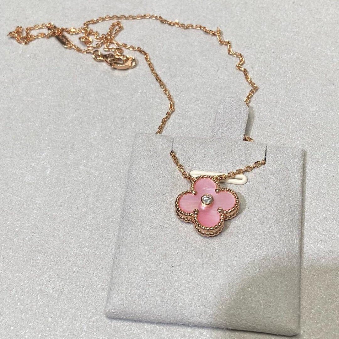 [Riva Jewelry ]CLOVER 15MM DIAMOND PINK MOP NECKLACE