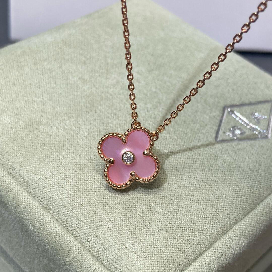 [Riva Jewelry ]CLOVER 15MM DIAMOND PINK MOP NECKLACE