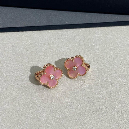 [Riva Jewelry ]CLOVER MEDIUM 1 DIAMOND PINK EARRINGS
