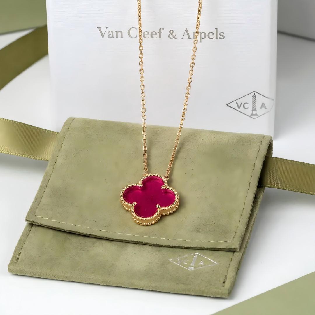 [Riva  Jewelry] NEW CLOVER 15MM PINK ENAMEL NECKLACE