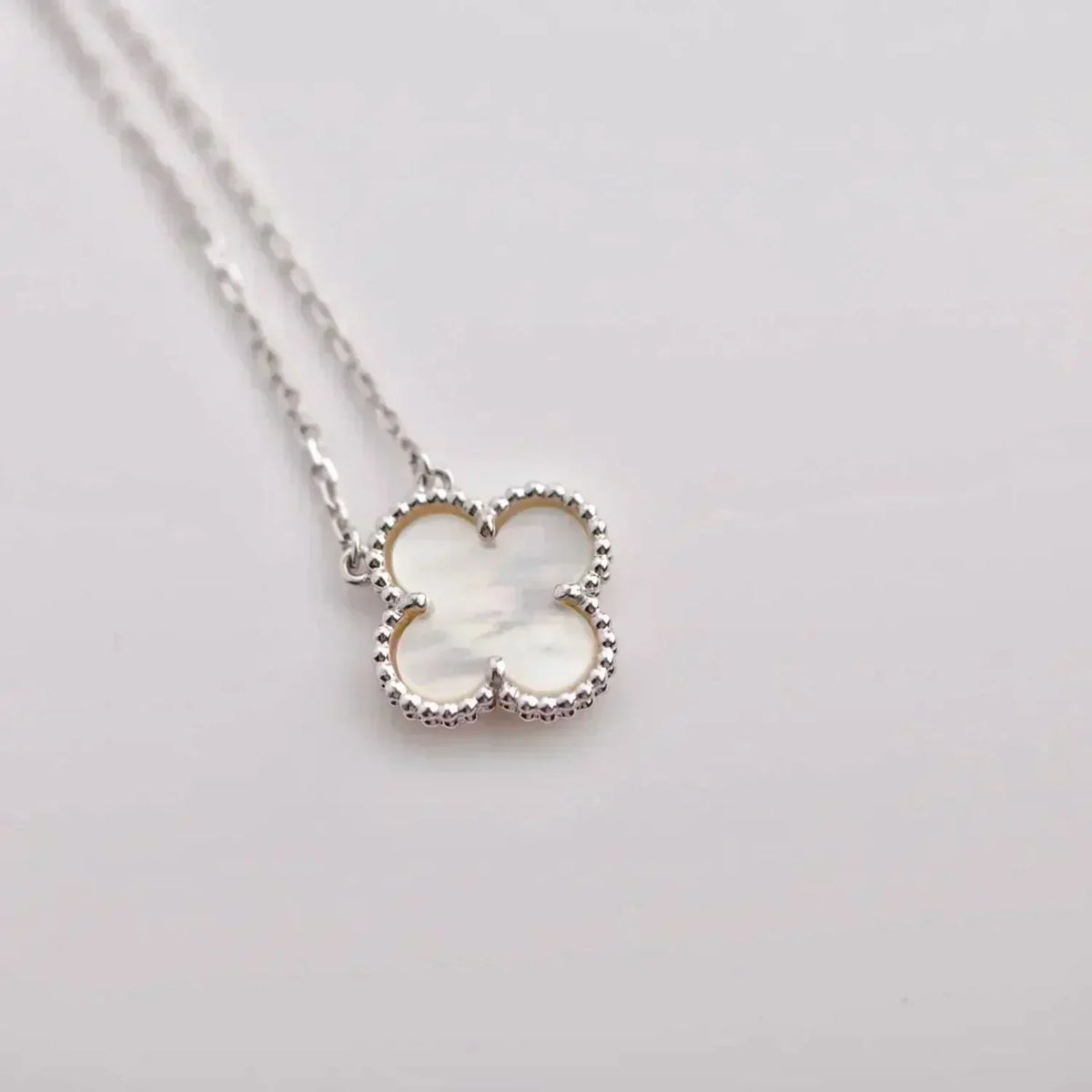 [Riva Jewelry ]CLOVER  15MM WHITE MOTHER-OF-PEARL SILVER